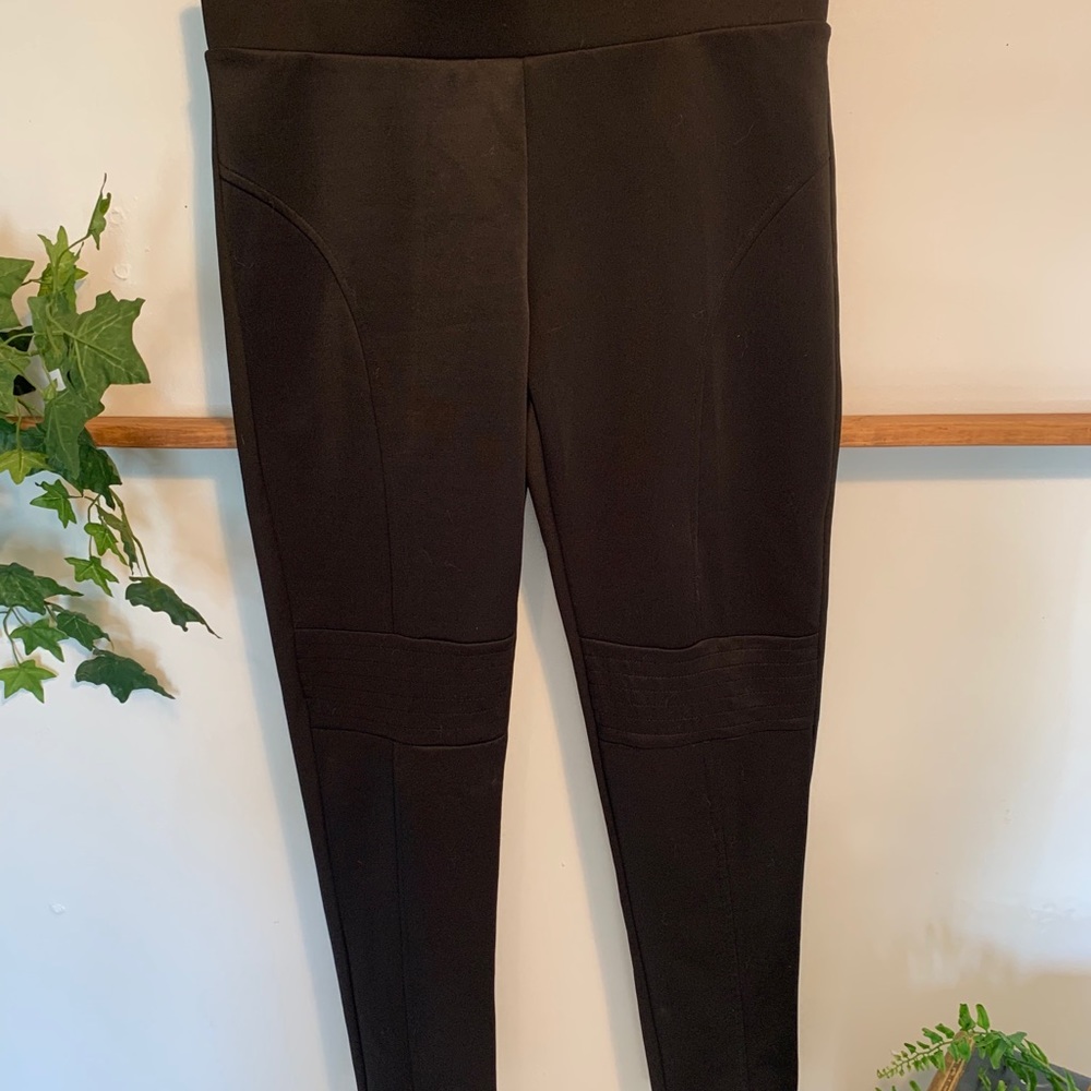 DOTS black pants. Sz L